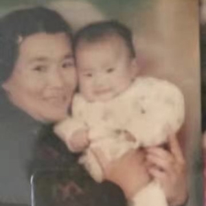 娇妻一晚上被三根一起进3p
